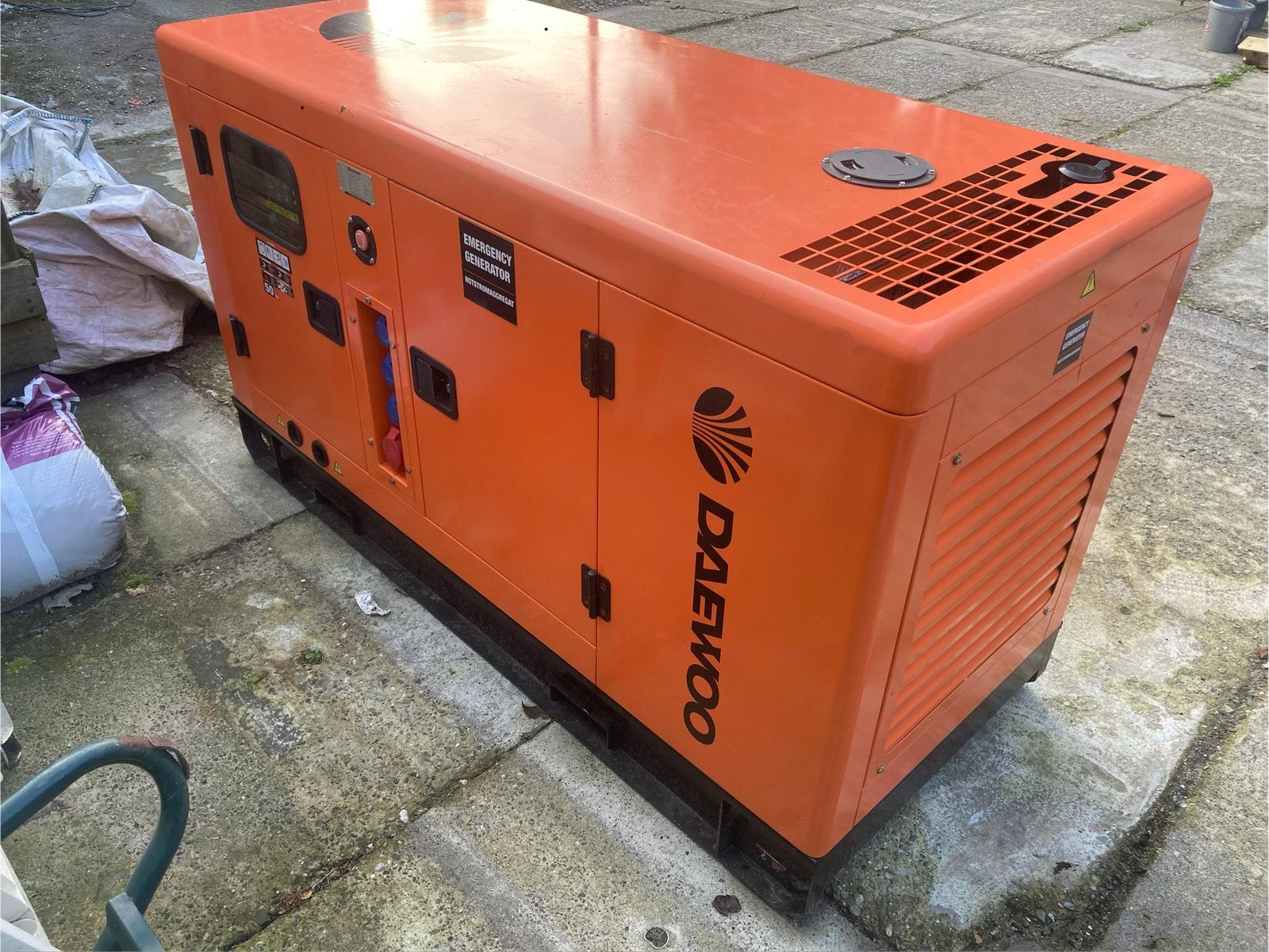 Generator Daewoo DAGFS-25, Ophalen, Gebruikt, Dieselolie, Geluidgedempt