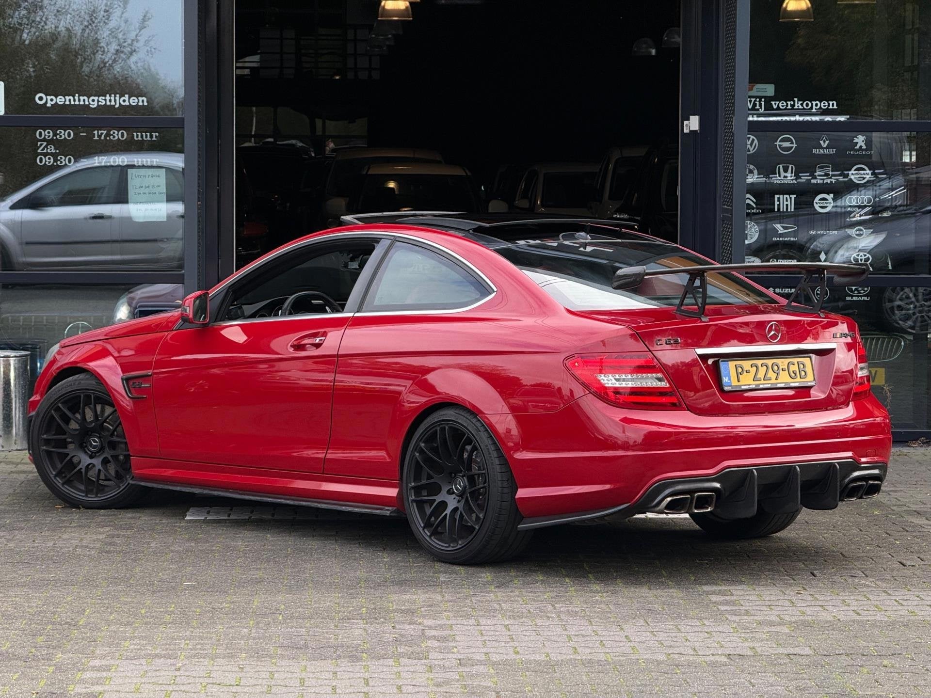 Mercedes-Benz C-klasse Coupé AMG 63 PANO/LEDER/BLACK-SERIES, Auto's, Mercedes-Benz, Automaat, Euro 5, Achterwielaandrijving, 4 stoelen