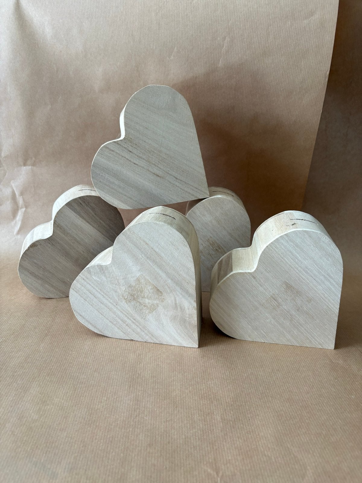 5 stuks Blanco houten spaarpotjes in hartvorm, Ophalen of Verzenden, Nieuw, Hout, Overige thema's