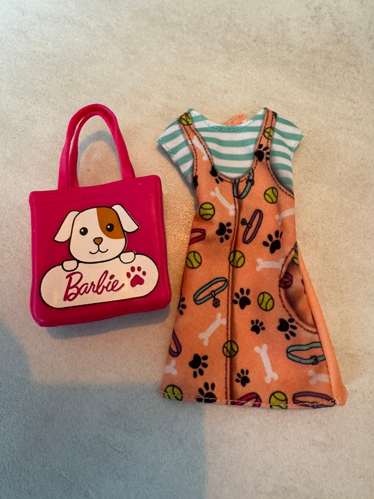 Barbie honden kleding setje, Verzamelen, Ophalen of Verzenden, Gebruikt, Kleertjes