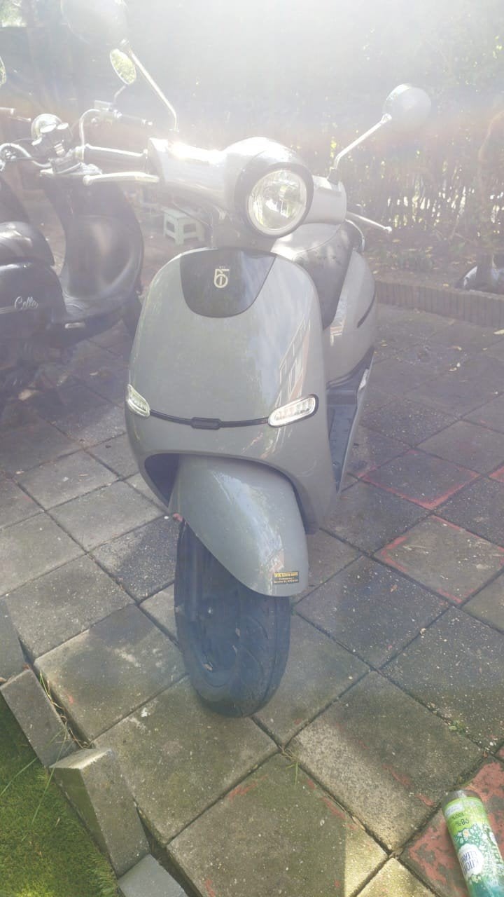 Scooter uit 2018 - Start wel, slaat niet aan, Ophalen of Verzenden, Gebruikt, Benzine, Overige merken