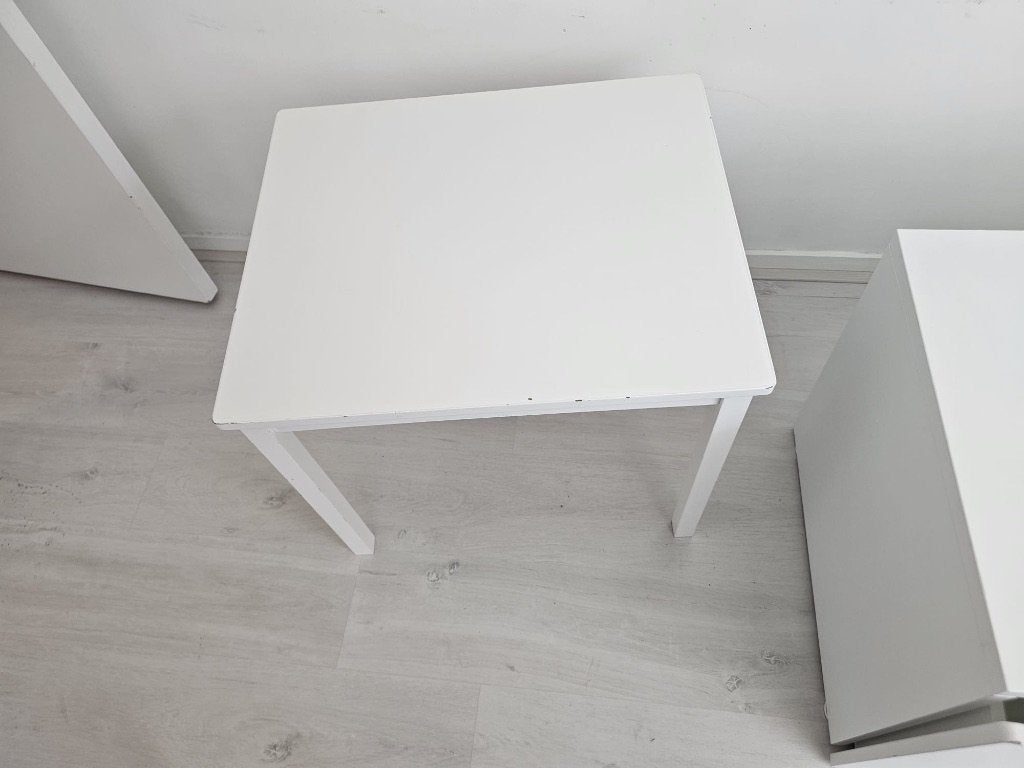 Kritter kindertafel – wit, Kinderen en Baby's, Kinderkamer | Tafels en Stoelen, Ophalen, Zo goed als nieuw, Tafel(s)