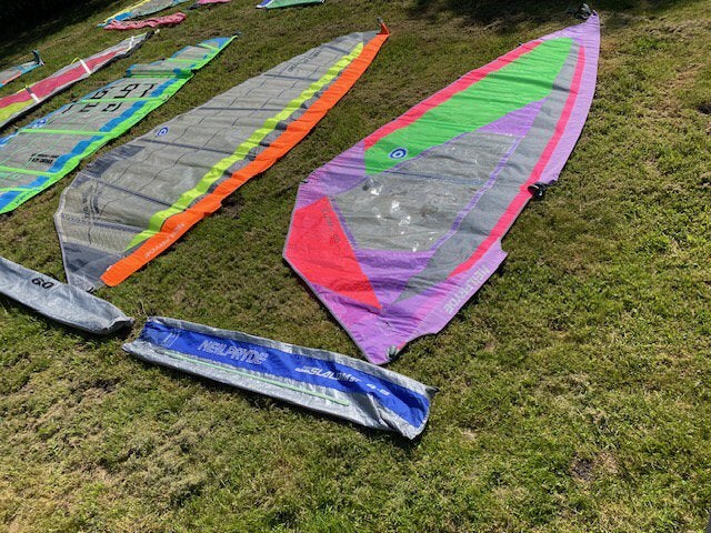 Verschillende windsurf zeilen, 11 in totaal, Watersport en Boten, Windsurfen, Ophalen, Zo goed als nieuw, Zeil