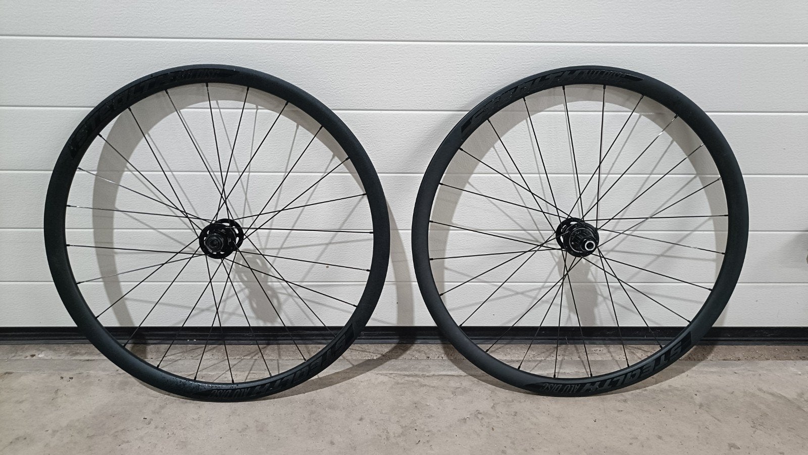 Stealth Alu 32 wielset Disc, Fietsen en Brommers, Ophalen of Verzenden
