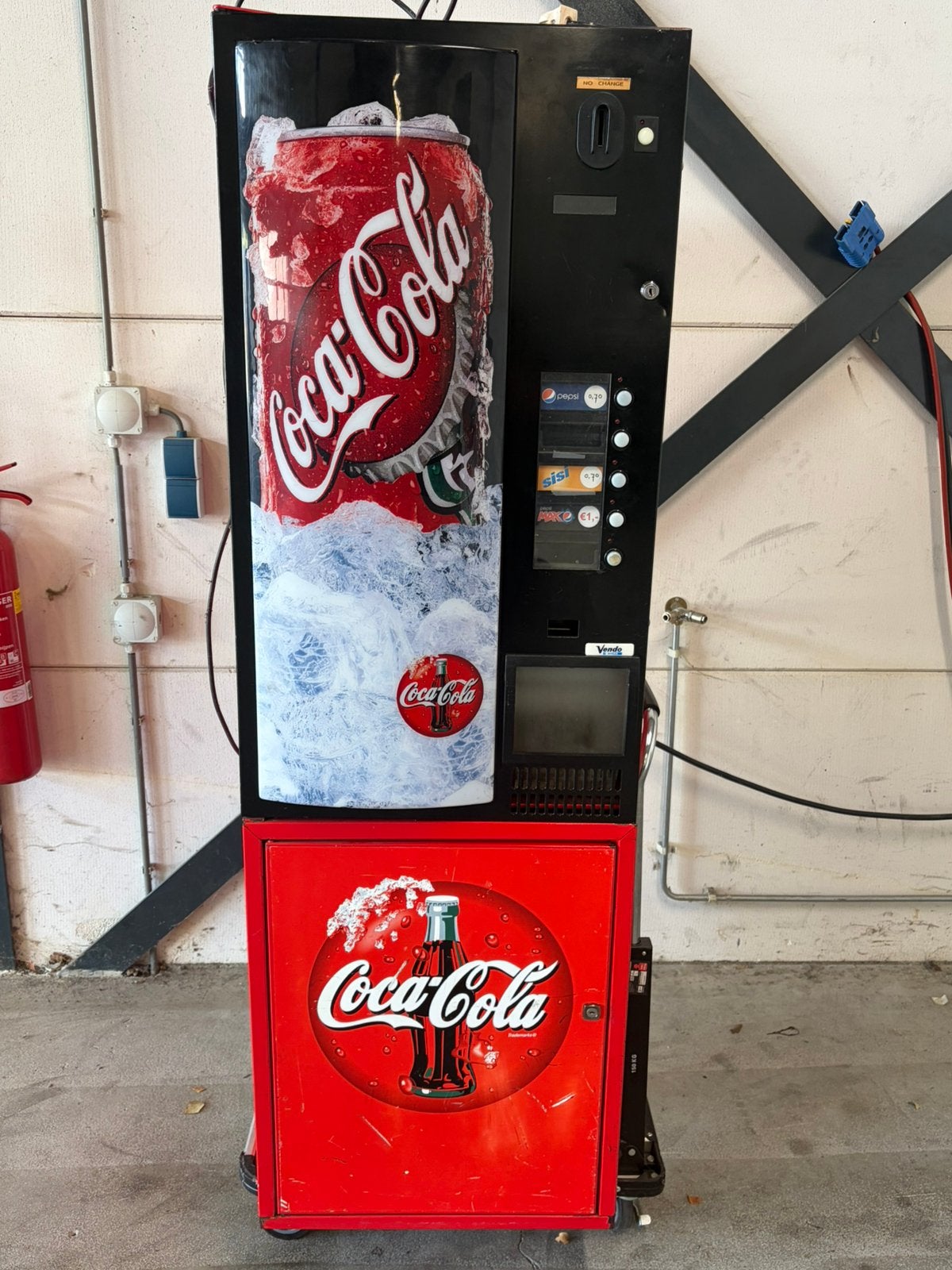 Coca cola blikjes automaat., Verzamelen, Ophalen, Gebruikt