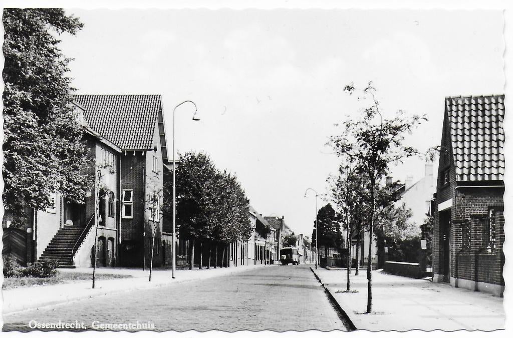 Ossendrecht gemeentehuis Ansichtkaart ( B6908 ), Verzamelen, Ophalen of Verzenden, 1960 tot 1980, Ongelopen, Noord-Brabant
