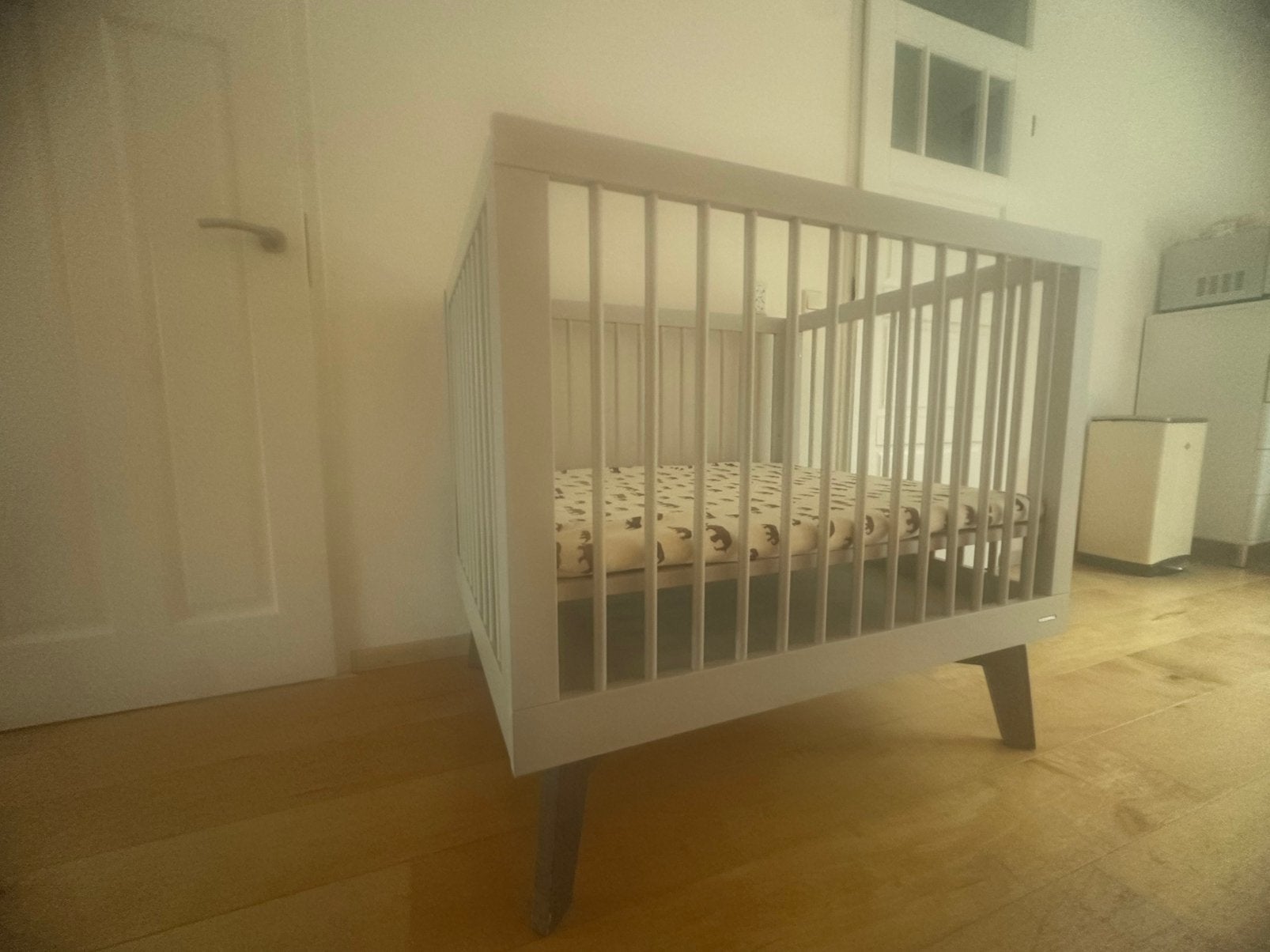 Stijlvol Kidsmill Sixties Ledikant – Scandinavische look, Kinderen en Baby's, Ophalen, Gebruikt, Ledikant