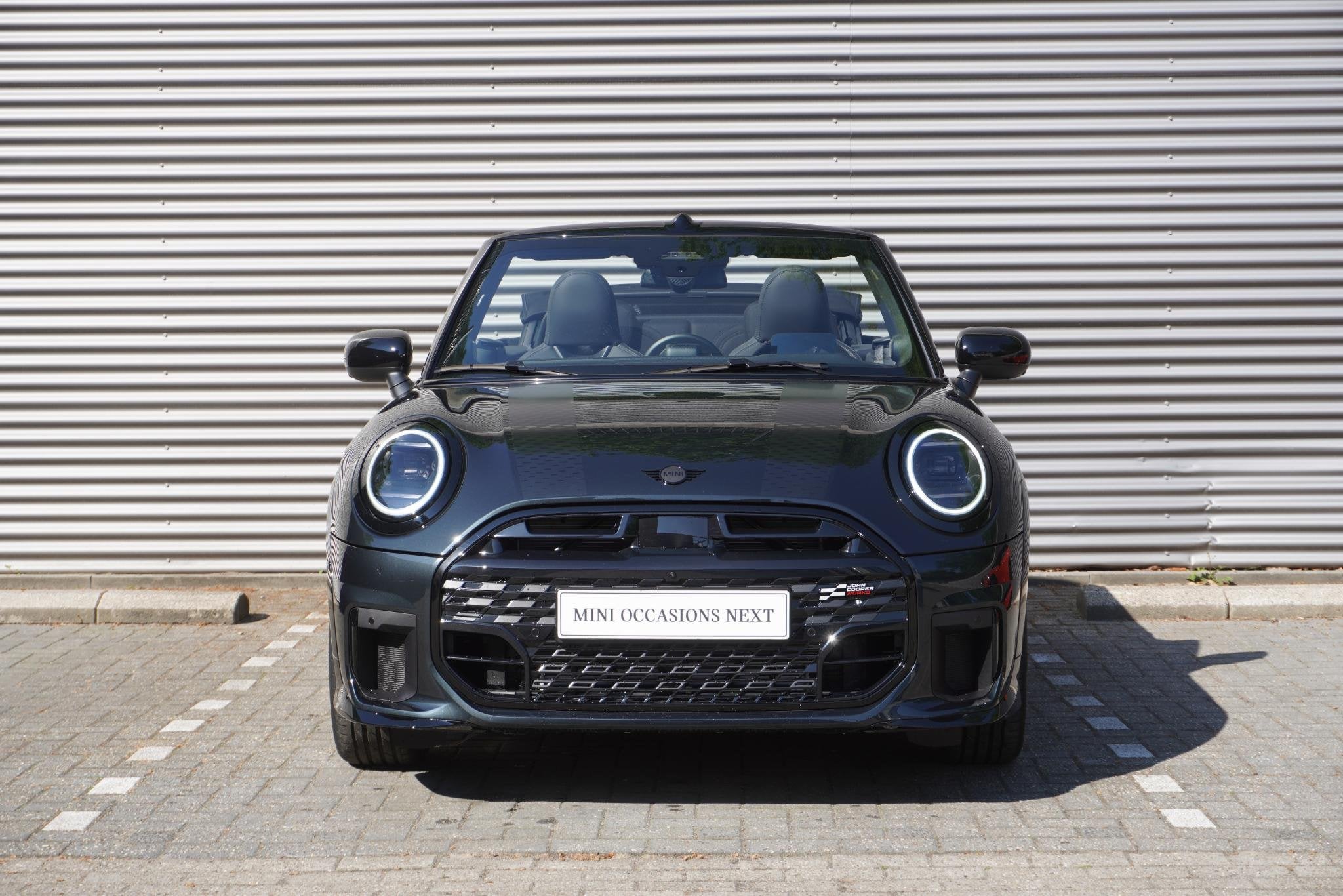 MINI Cabrio Cooper S John Cooper Works Uitvoering | Pakket X, 1998 cc, 4 cilinders, 4 stoelen, Origineel Nederlands