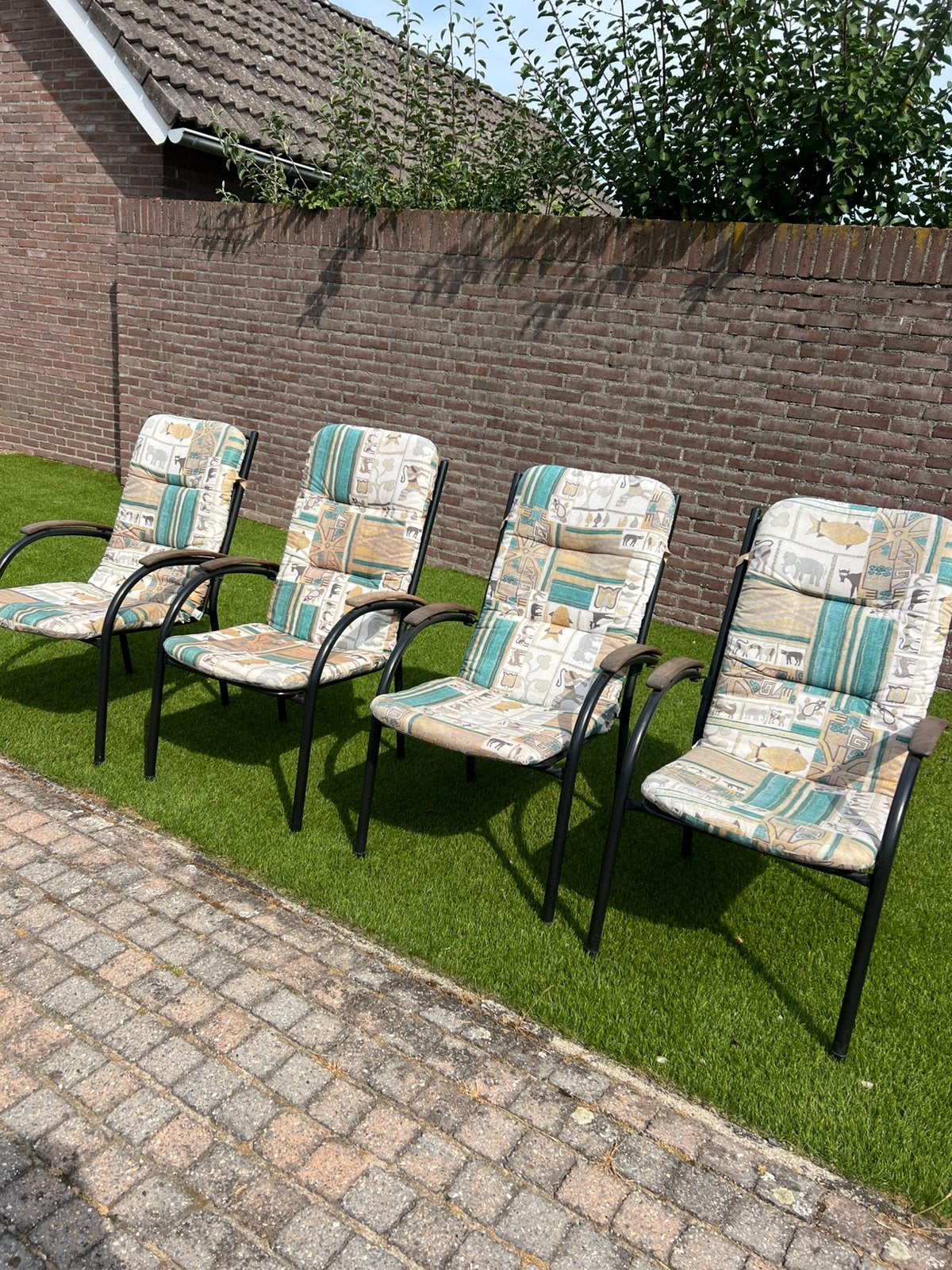 Tuinstoelen met kussens, Ophalen, Zo goed als nieuw