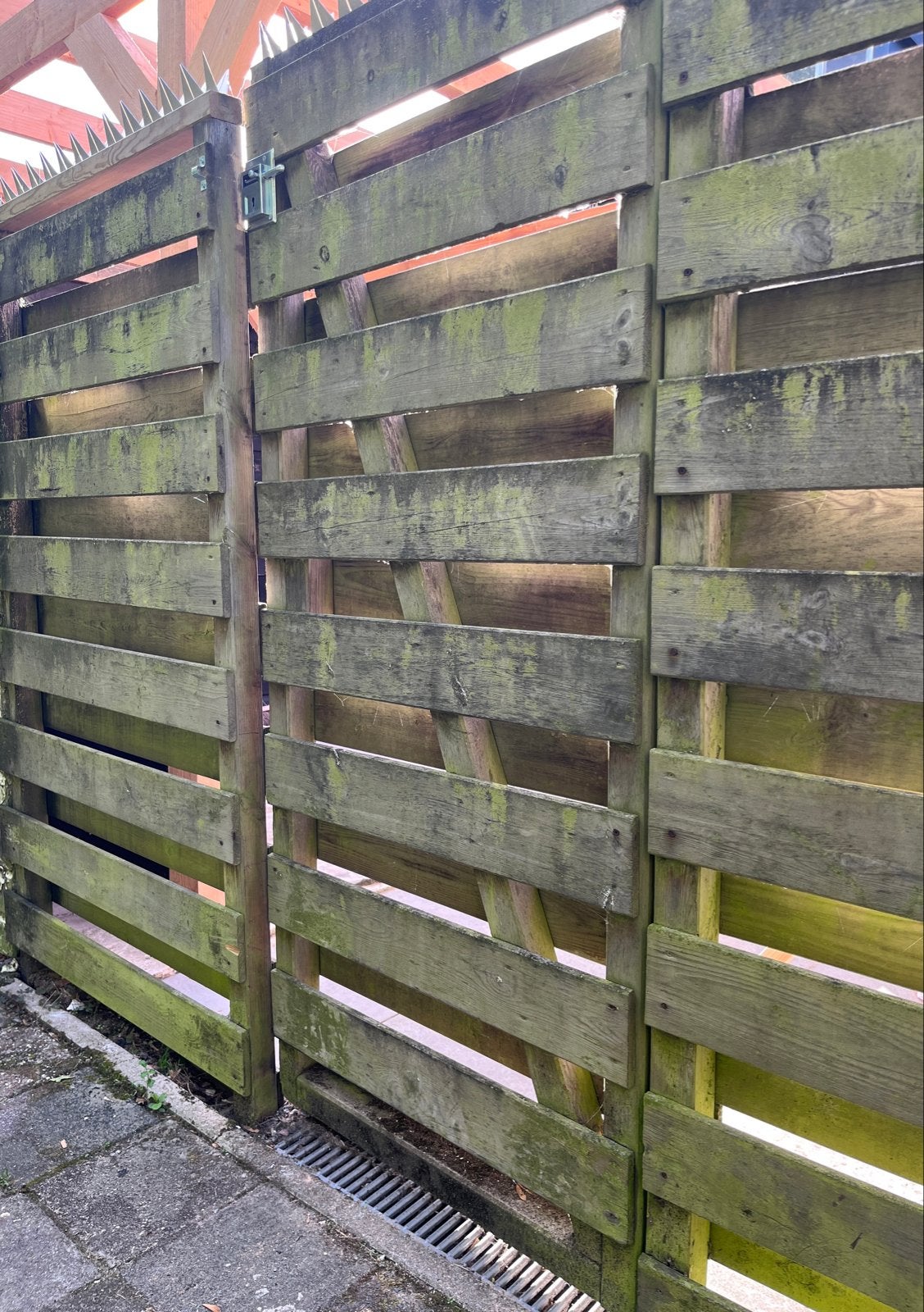 GRATIS Houten hekwerk met poort - Gebruikt, Ophalen, Met poort, Gebruikt, Tuinhek