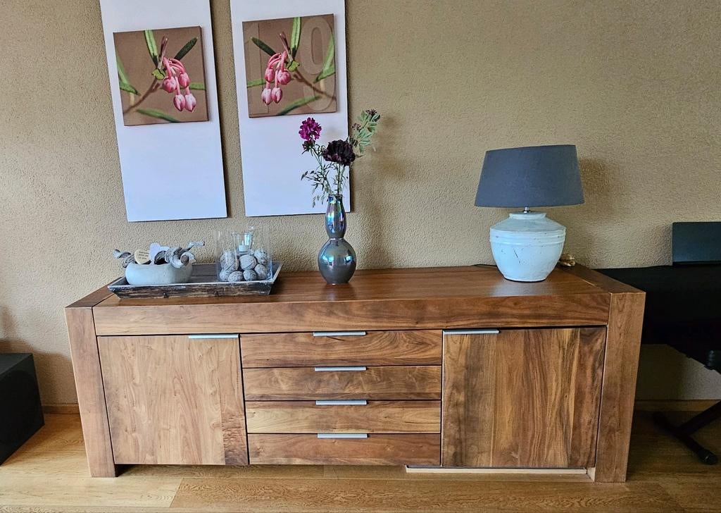 Houten dressoir met notenhout fineerlaag, Huis en Inrichting, Kasten | Dressoirs, Ophalen, Gebruikt, 200 cm of meer, Modern