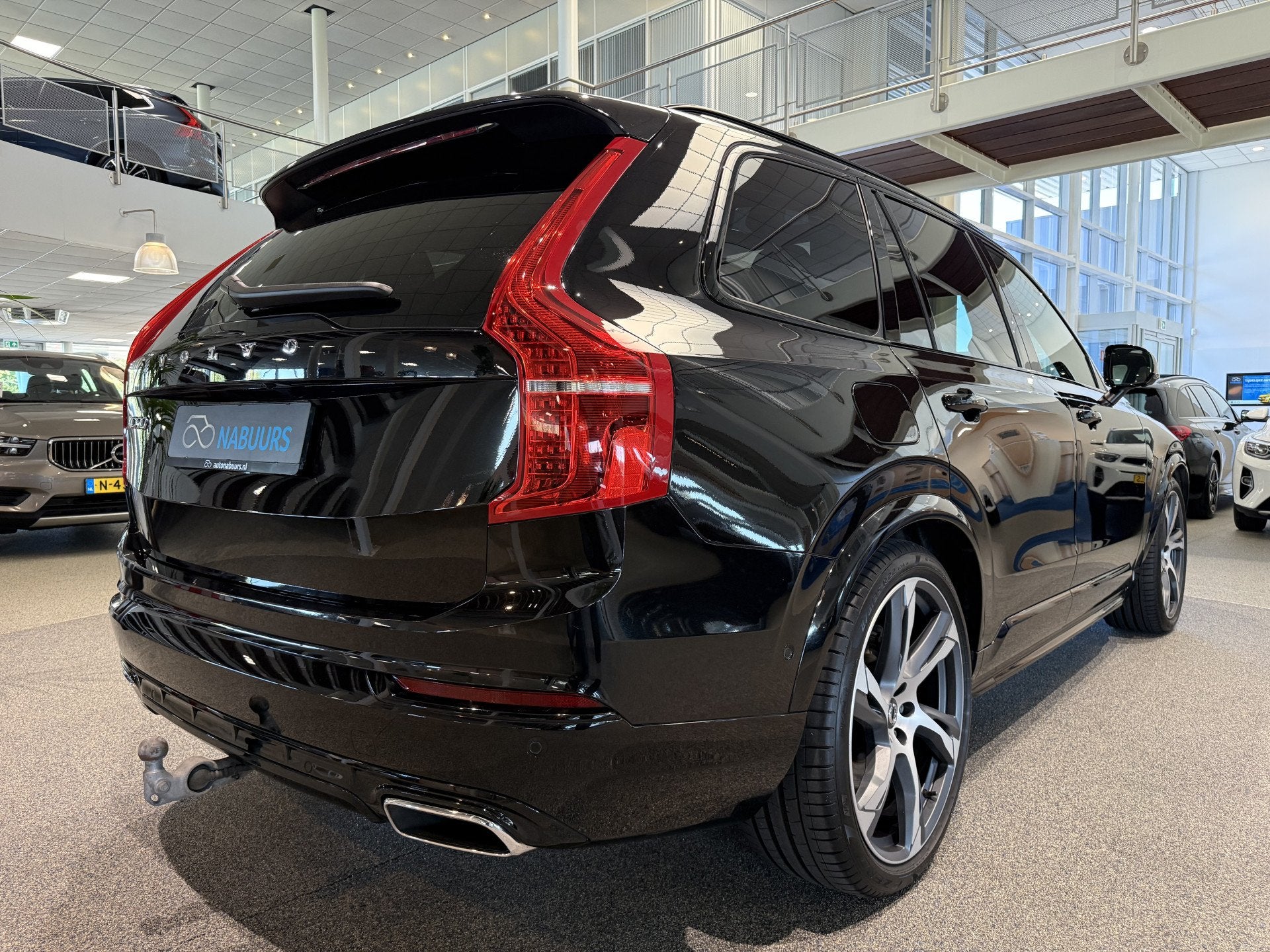 Foto 6 van Volvo XC90 2.0 T8 Recharge AWD R-Design, Trekhaak, Luchtveri