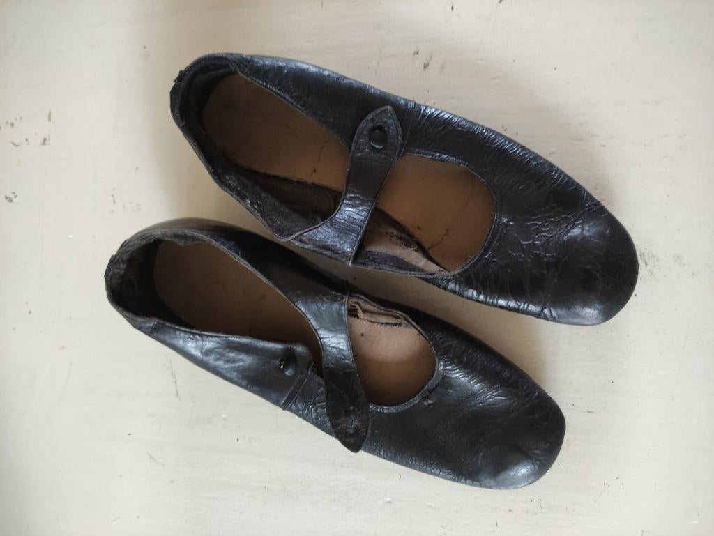 Paar leuke zwarte antieke schoenen, Antiek en Kunst, Antiek | Kleding en Accessoires, Ophalen of Verzenden