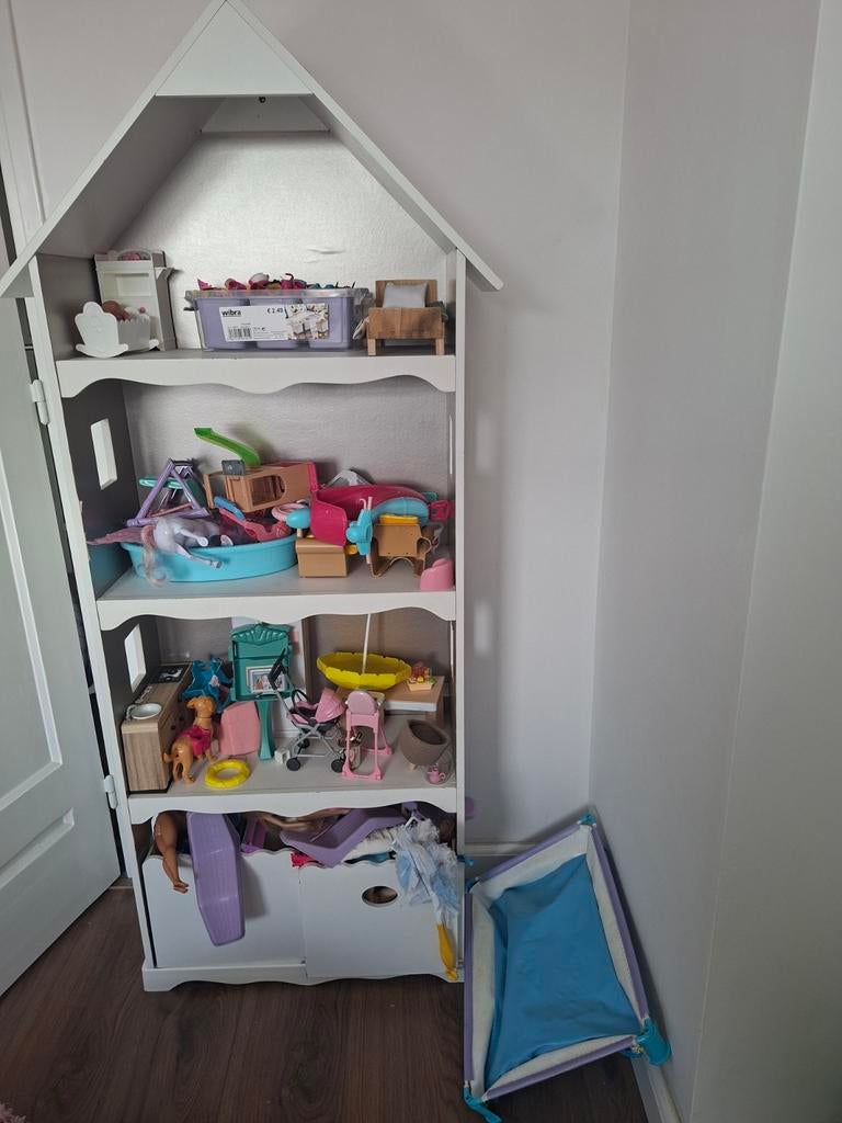 Barbiehuis met accessoires, Ophalen, Gebruikt, Poppenhuis