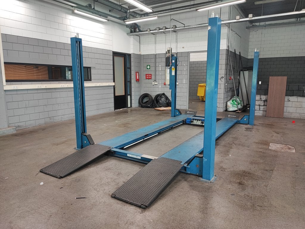 OMA / Werther 4 koloms hefbrug / 4 kolommer APK 4000KG brug, Niet ingevuld, Niet ingevuld, Ophalen of Verzenden, Zo goed als nieuw