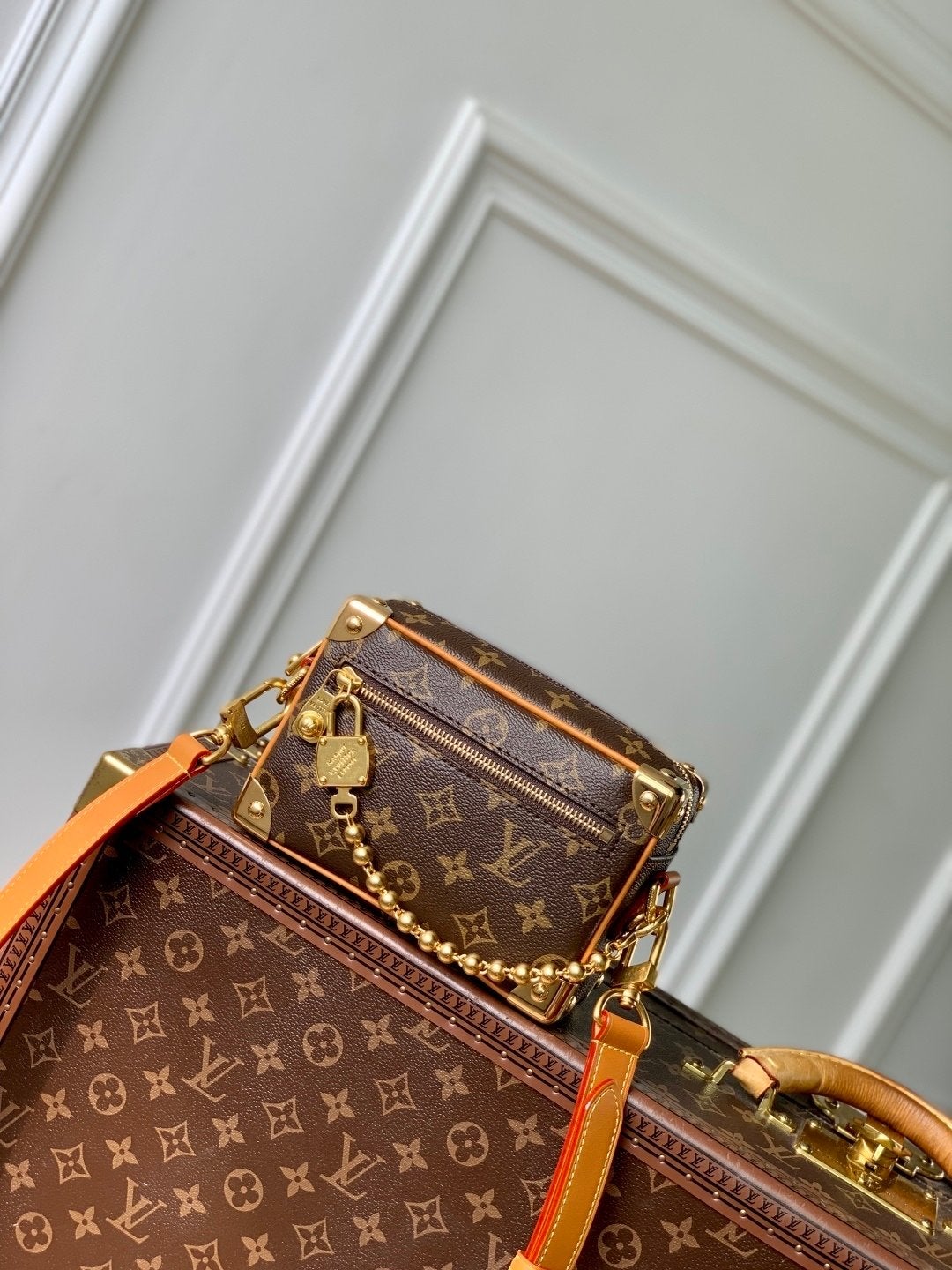 Louis Vuitton Mini Soft Trunk Dames/Heren, Ophalen of Verzenden, Zo goed als nieuw, Bruin, Schoudertasje
