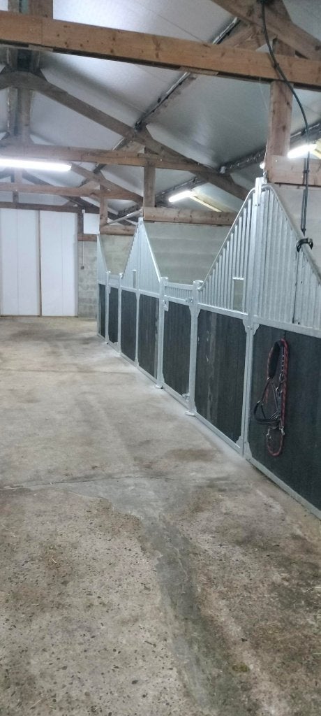 Tijdelijke stalling/ Vakantiestalling voor paarden en pony's, Stalling, 2 of 3 paarden of pony's