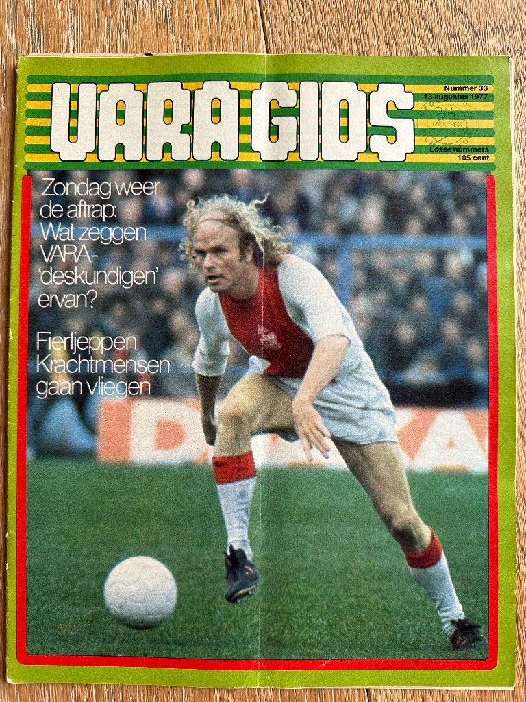 VARA Gids 13 aug 1977, voetbal, fierljeppen, Margriet Eshuys, Ophalen of Verzenden, Gelezen, Muziek, Film of Tv