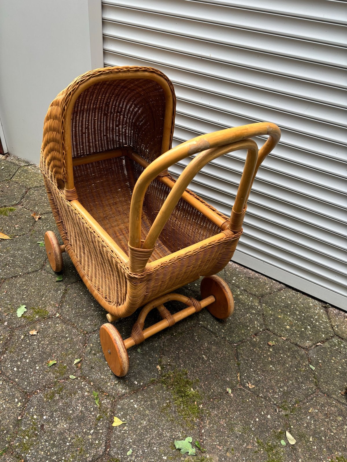 Vintage rotan poppenwagen - Perfect voor speelplezier, Ophalen, Gebruikt, Overige typen