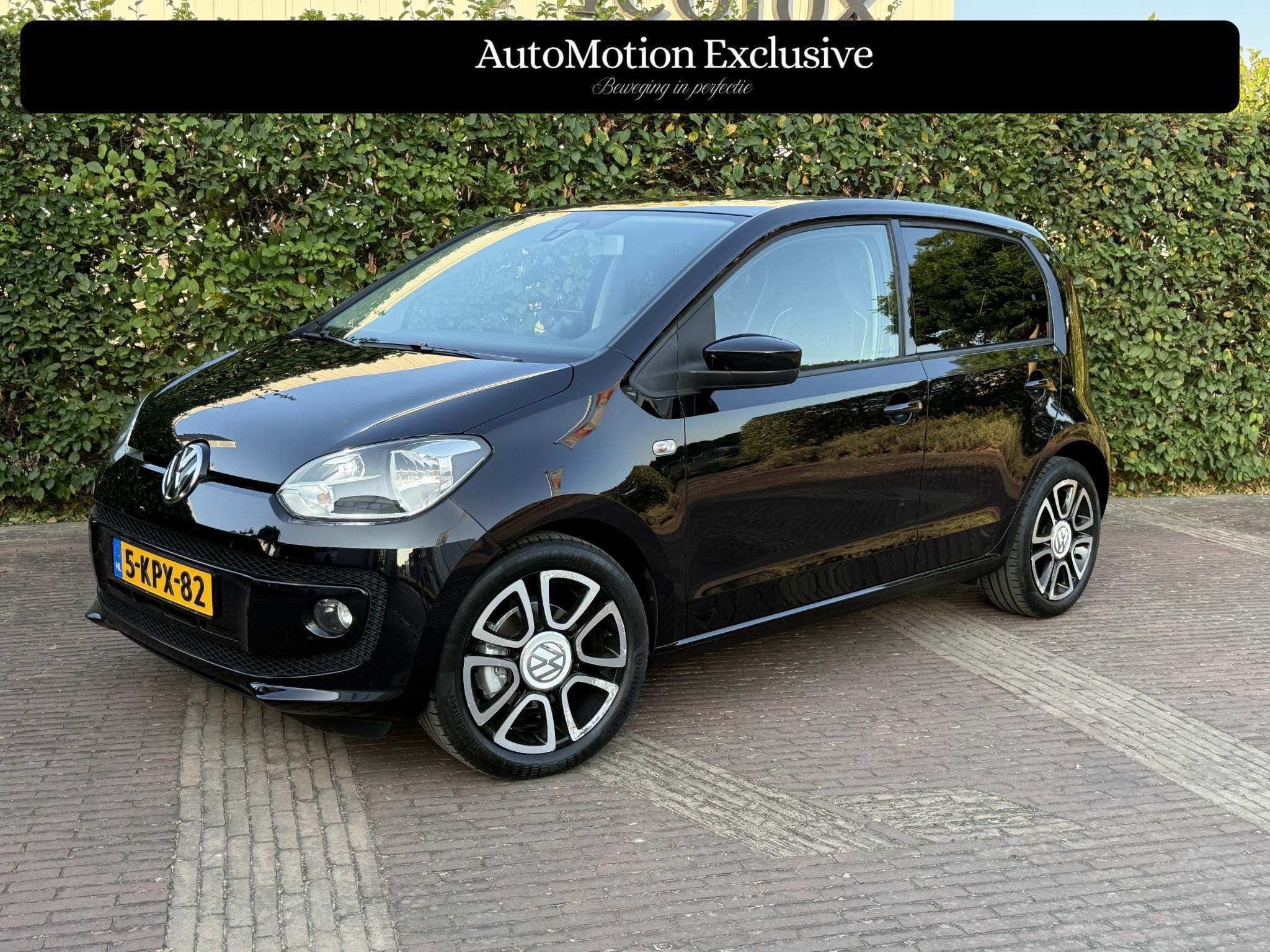 Volkswagen Up! 1.0 High Up! Pano|PDC|Cruise|Leder|Stoelverwa, Auto's, Volkswagen, Voorwielaandrijving, Euro 5, Gebruikt, 840 kg