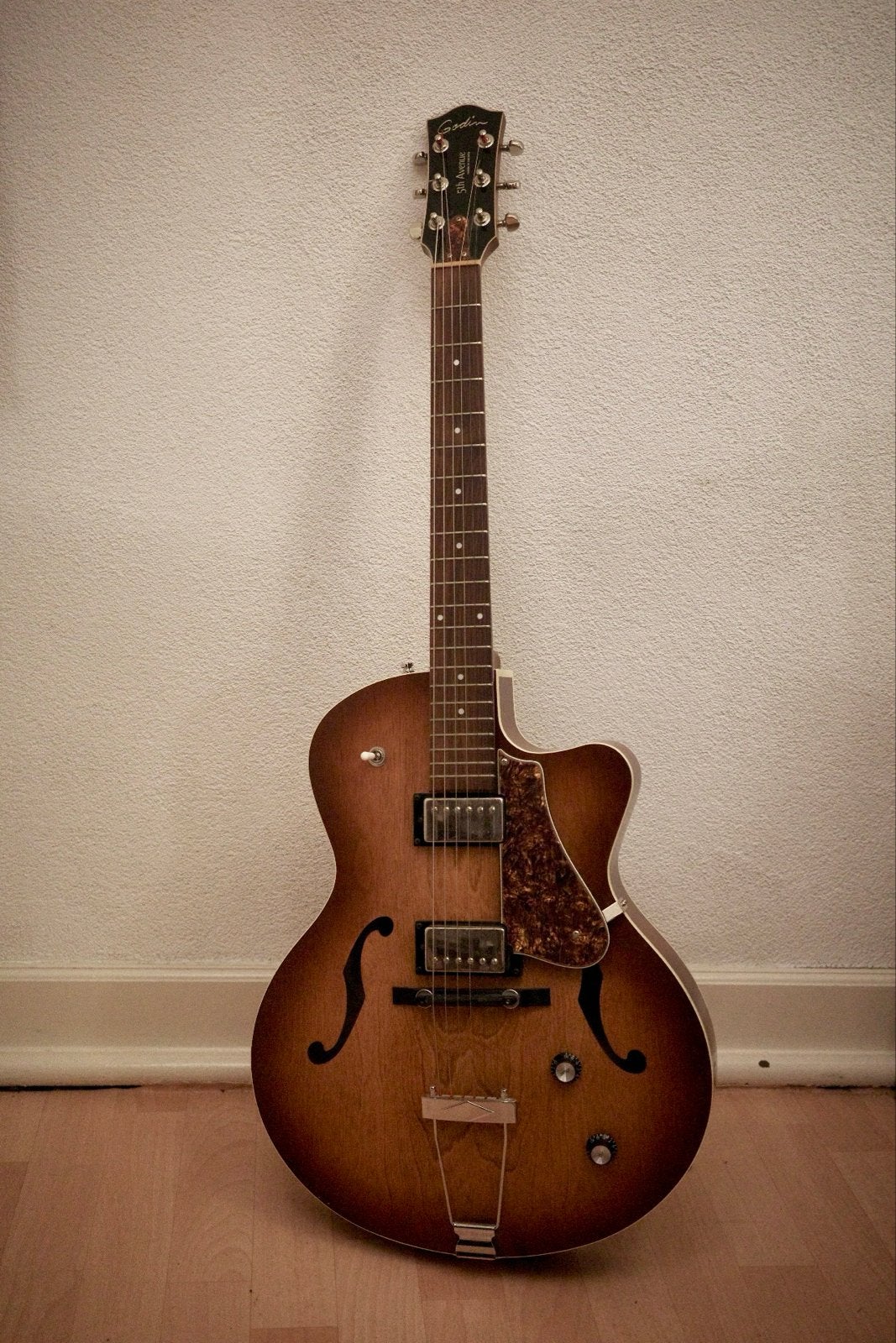 Godin 5th Avenue CW Kingpin II HB Cognac Burst (Gebruikt), Ophalen of Verzenden, Gebruikt, Hollow body, Overige merken