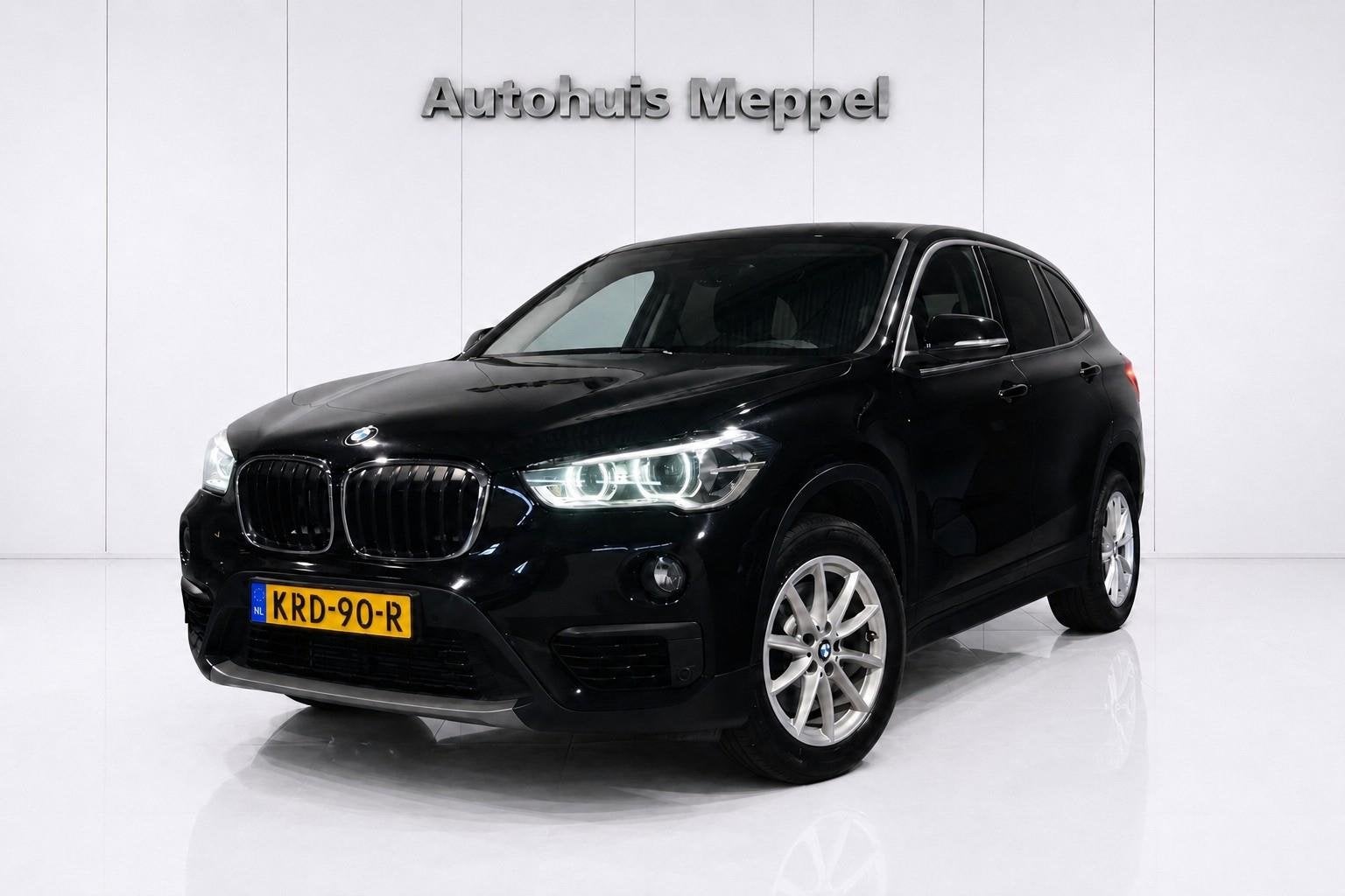 BMW X1 sDrive20i Advantage*LED+*Navigatie*Sportstoelen*PDC, Auto's, 1998 cc, Zwart, Automatische klimaatregeling, Bedrijf