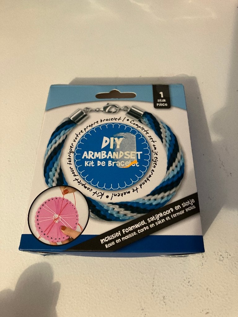 Crea oa snijmat, armband maken, Punchpen, alles, Hobby en Vrije tijd, Stempelen, Ophalen of Verzenden, Zo goed als nieuw, Overige typen