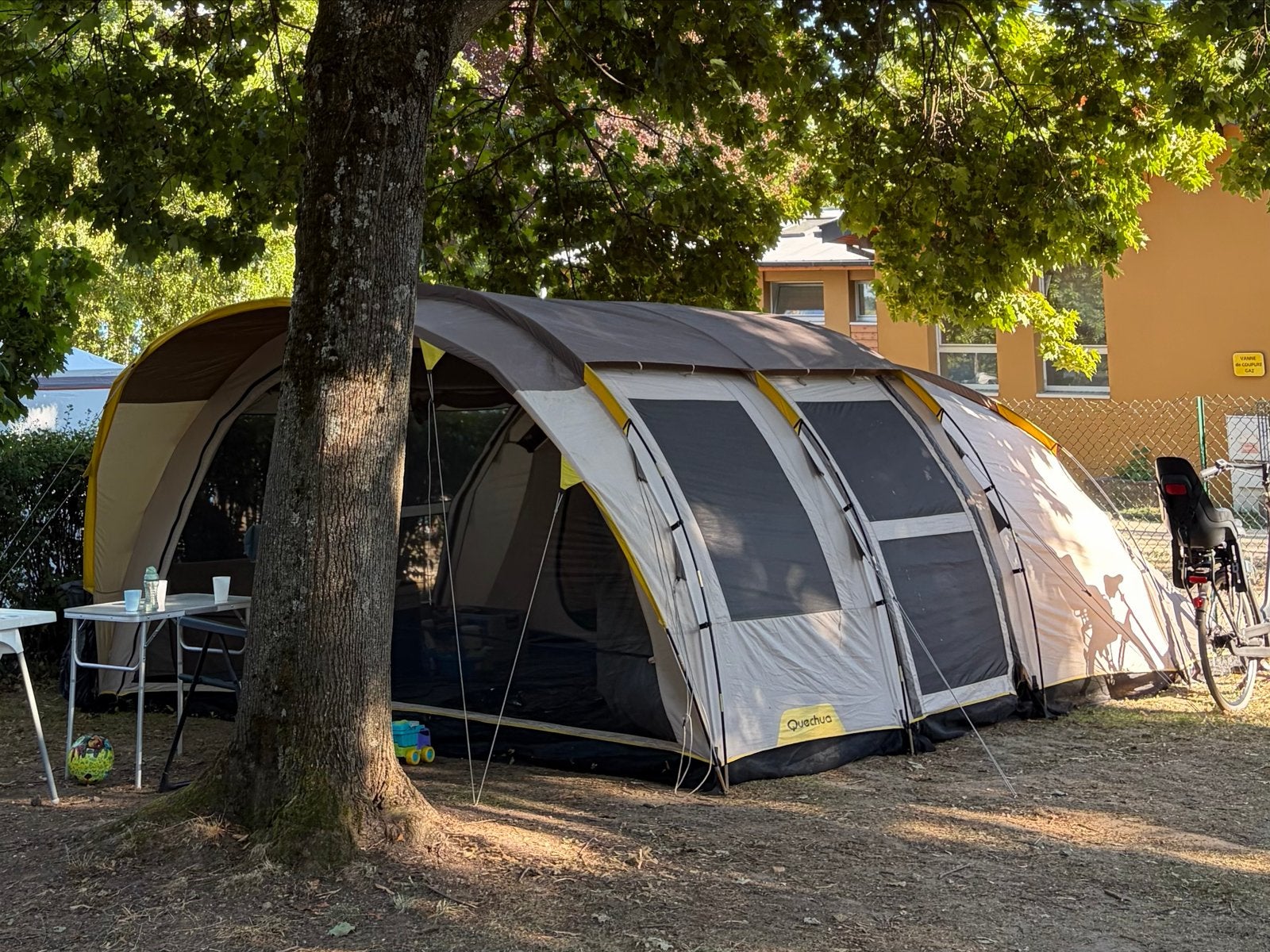 Quechua T6.2 XL Air 6 persoons tent - 2 slaapruimten, Ophalen, Gebruikt, Tot en met 6