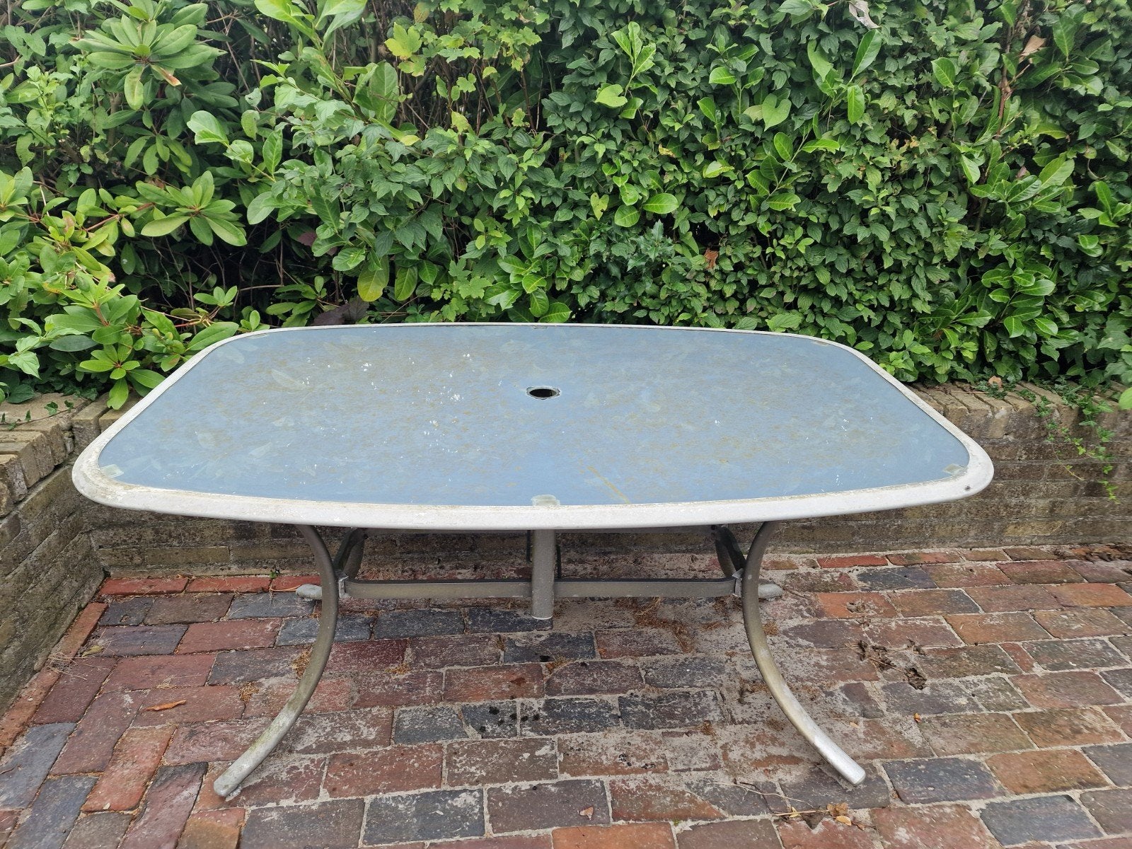 Tuintafel met glasplaat gratis!, Ophalen, Gebruikt, Ovaal, Aluminium