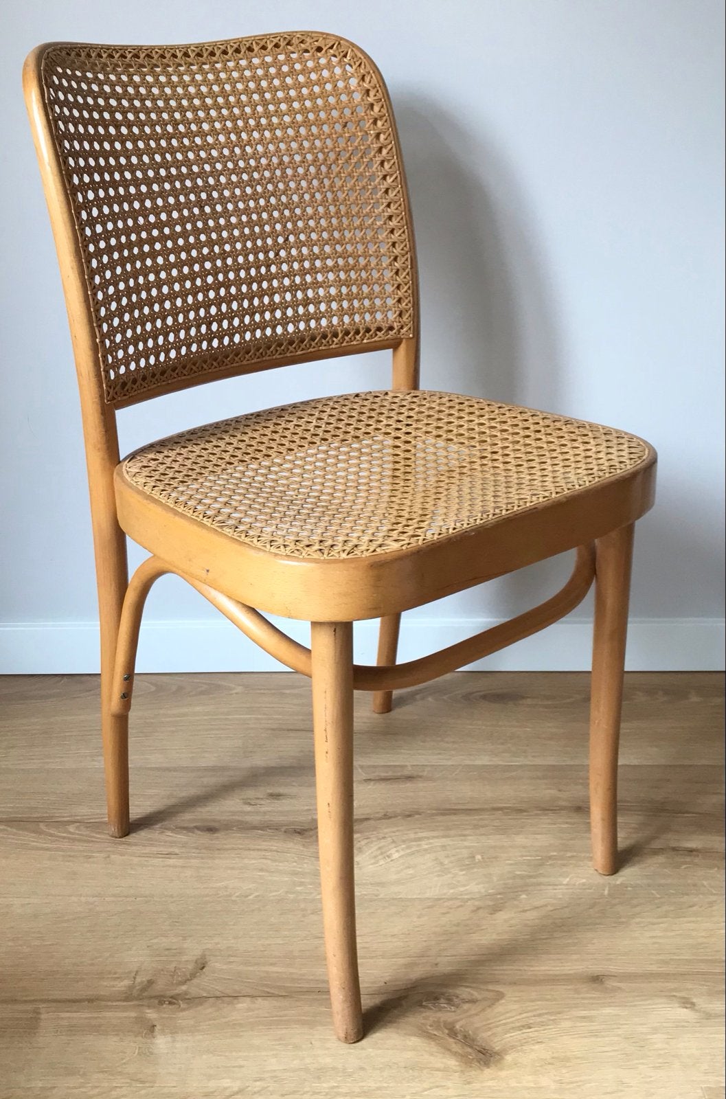 Vintage Thonet 811  stoel met webbing zitting en rugleuning, Ophalen
