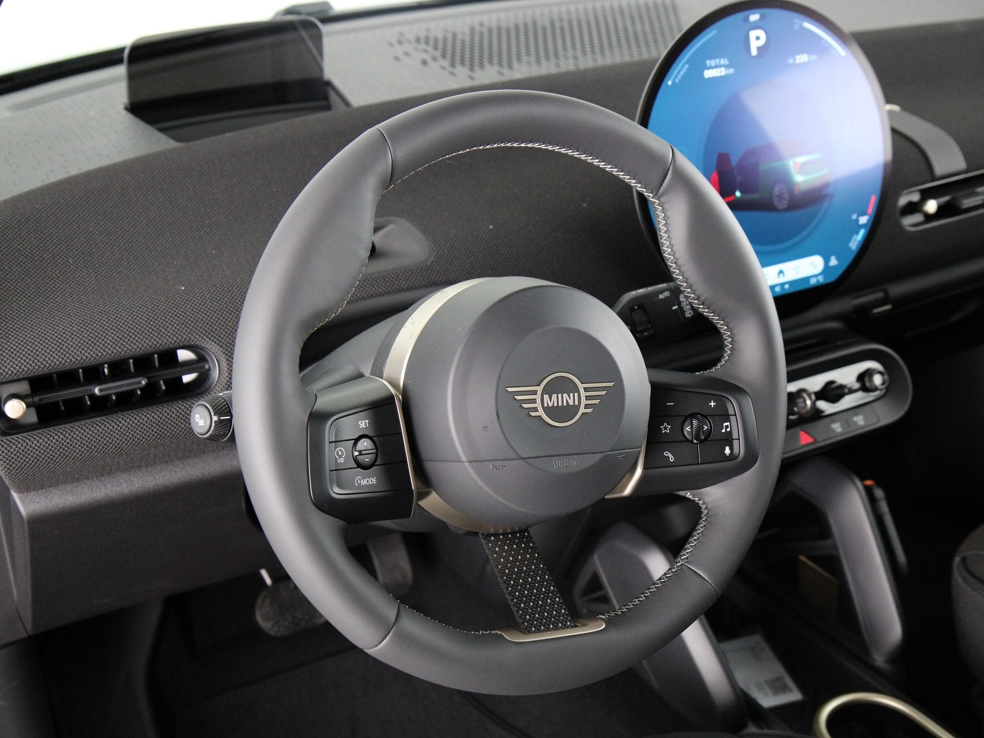 MINI Cooper E Favoured Pakket L PRIVATE LEASE EUR 507,- (60, Zwart, Nieuw, 184 pk, Cooper