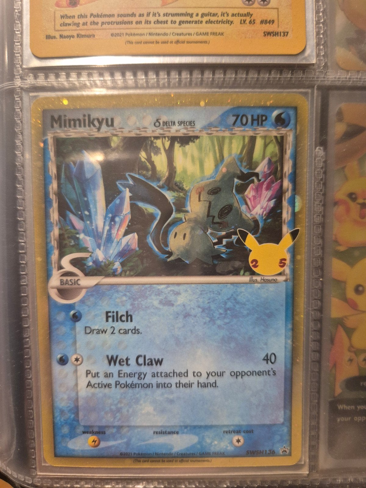 Mimikyu Delta Species Pokémon Kaart SWSH136, Ophalen of Verzenden, Zo goed als nieuw, Losse kaart, Foil