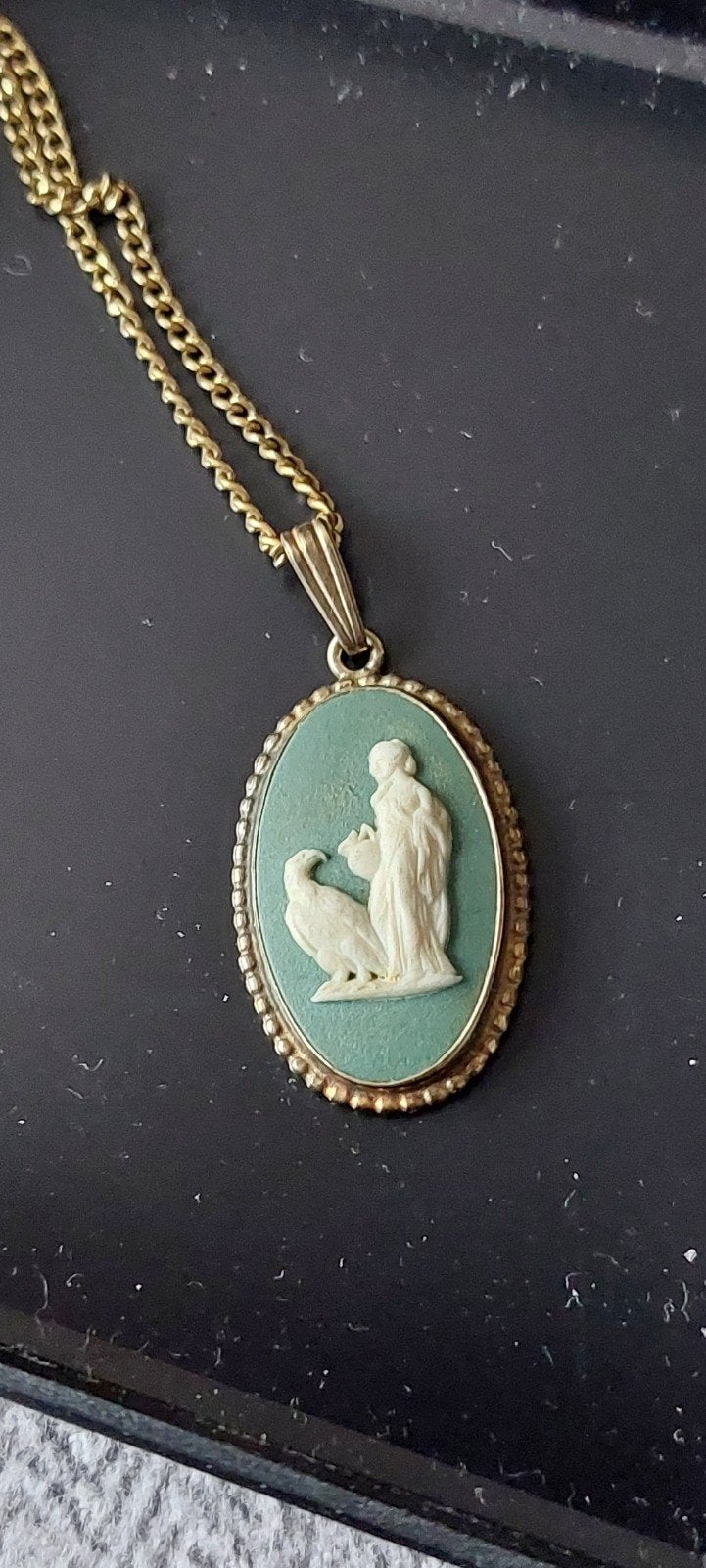 Vintage Wedgwood Medaillon Ketting - Groen Jasperware, Gebruikt, Ophalen of Verzenden, Groen, Overige materialen