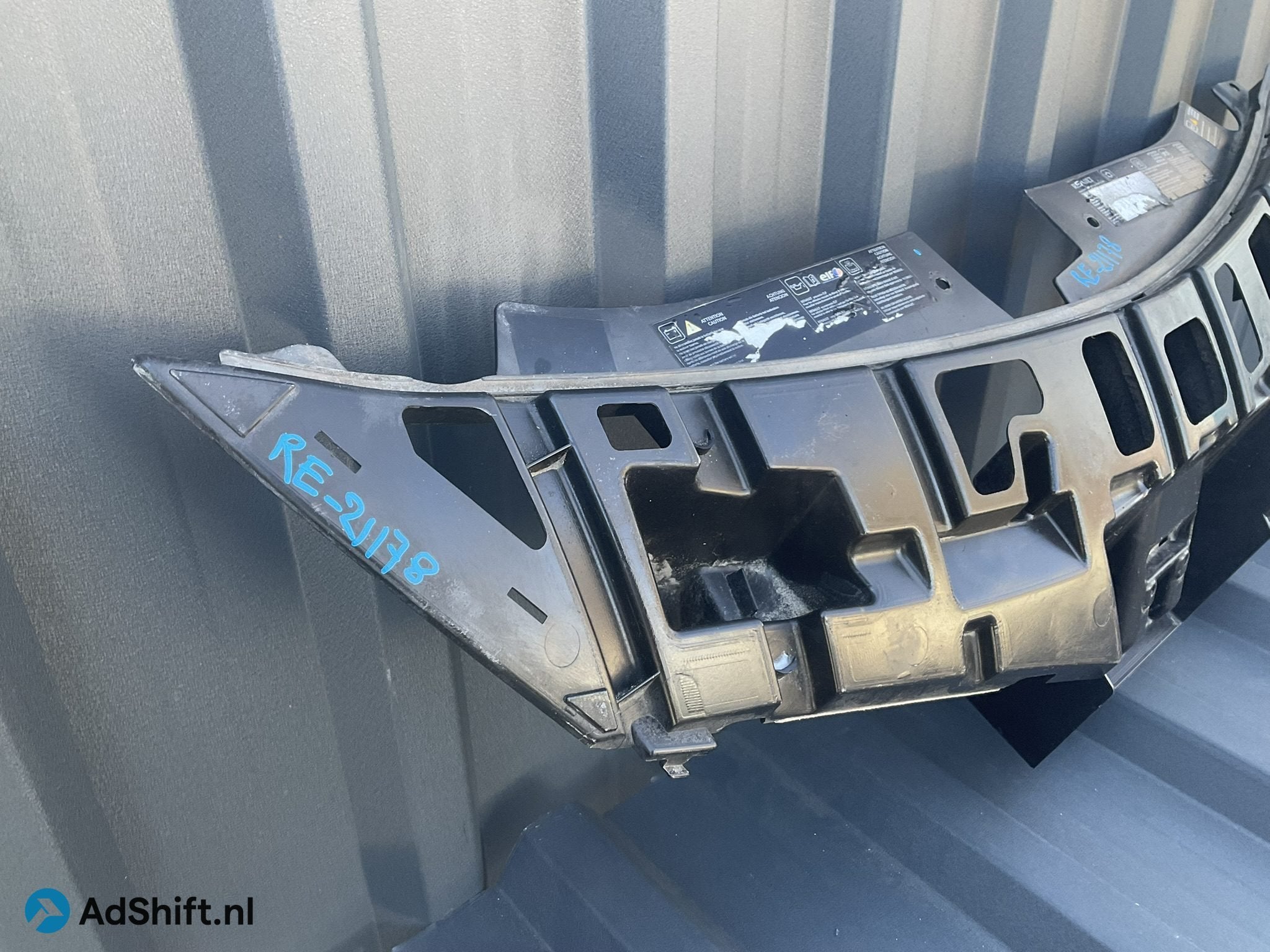 BUMPER Grill Houder Renault Clio MK3 8200682290 GRIL RE-2117
