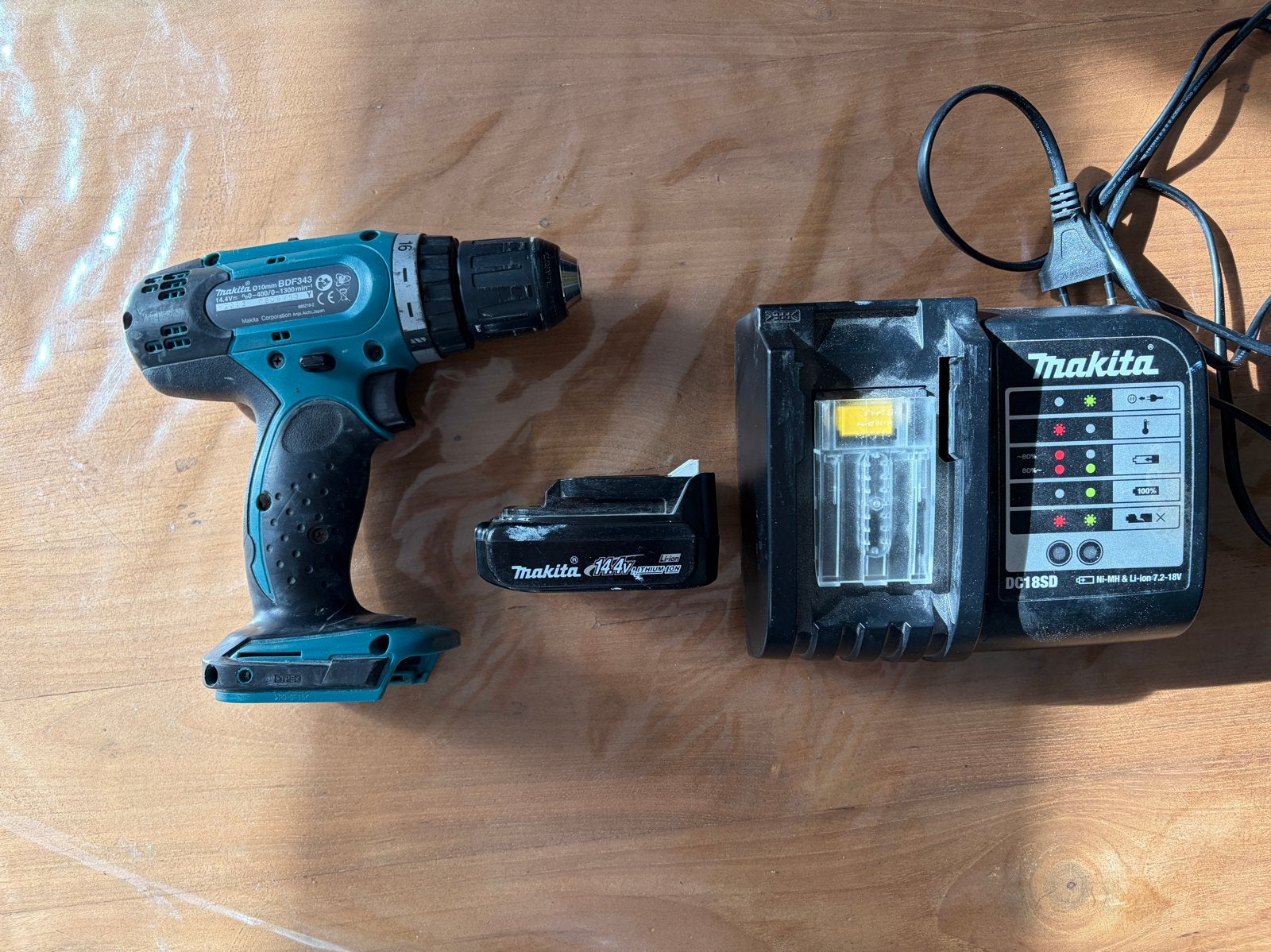 Makita BDF343 Accuboormachine met lader en accu, Ophalen, Gebruikt, Variabele snelheid, Boor- en Schroefmachine