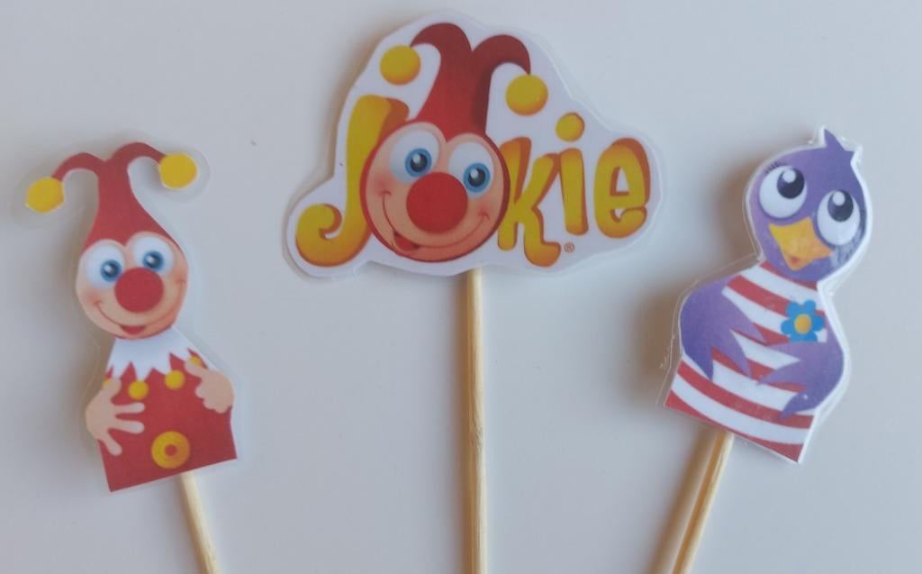Jokie en Jet traktatie prikker, Hobby en Vrije tijd, Feestartikelen, Ophalen of Verzenden, Nieuw, Versiering, Verjaardag
