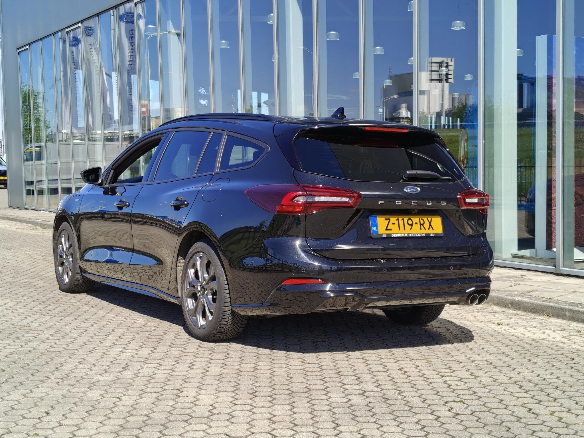 Ford Focus Wagon 1.0 EcoBoost Hybrid ST Line | Groot scherm, Auto's, Gebruikt, Euro 6, Zwart, Origineel Nederlands