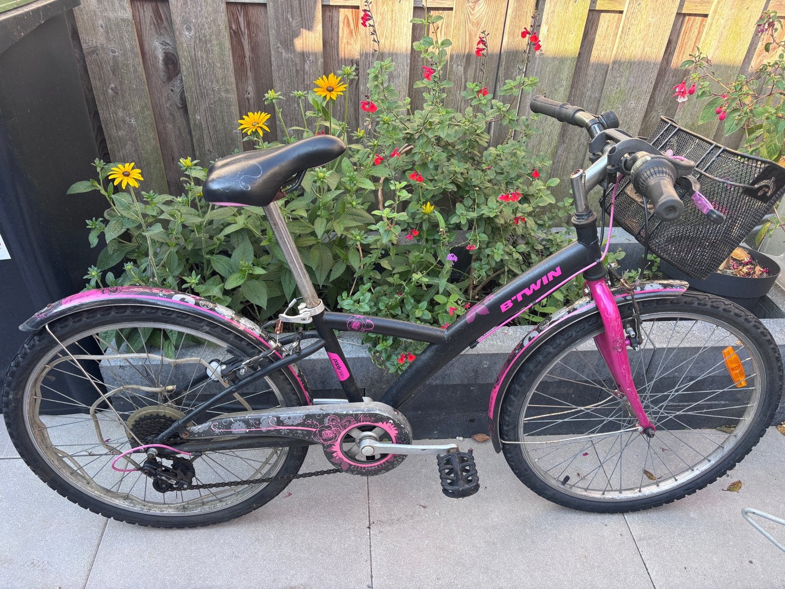 Decathlon B'Twin kinderfiets - Zwart/Roze, Ophalen, Gebruikt, Velgrem, 20 inch of meer