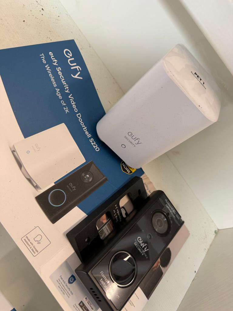Eufy Video Deurbel Batterij Set met Homebase 2 en Chime, Ophalen of Verzenden, Ingebouwde camera, Zo goed als nieuw, Draadloos