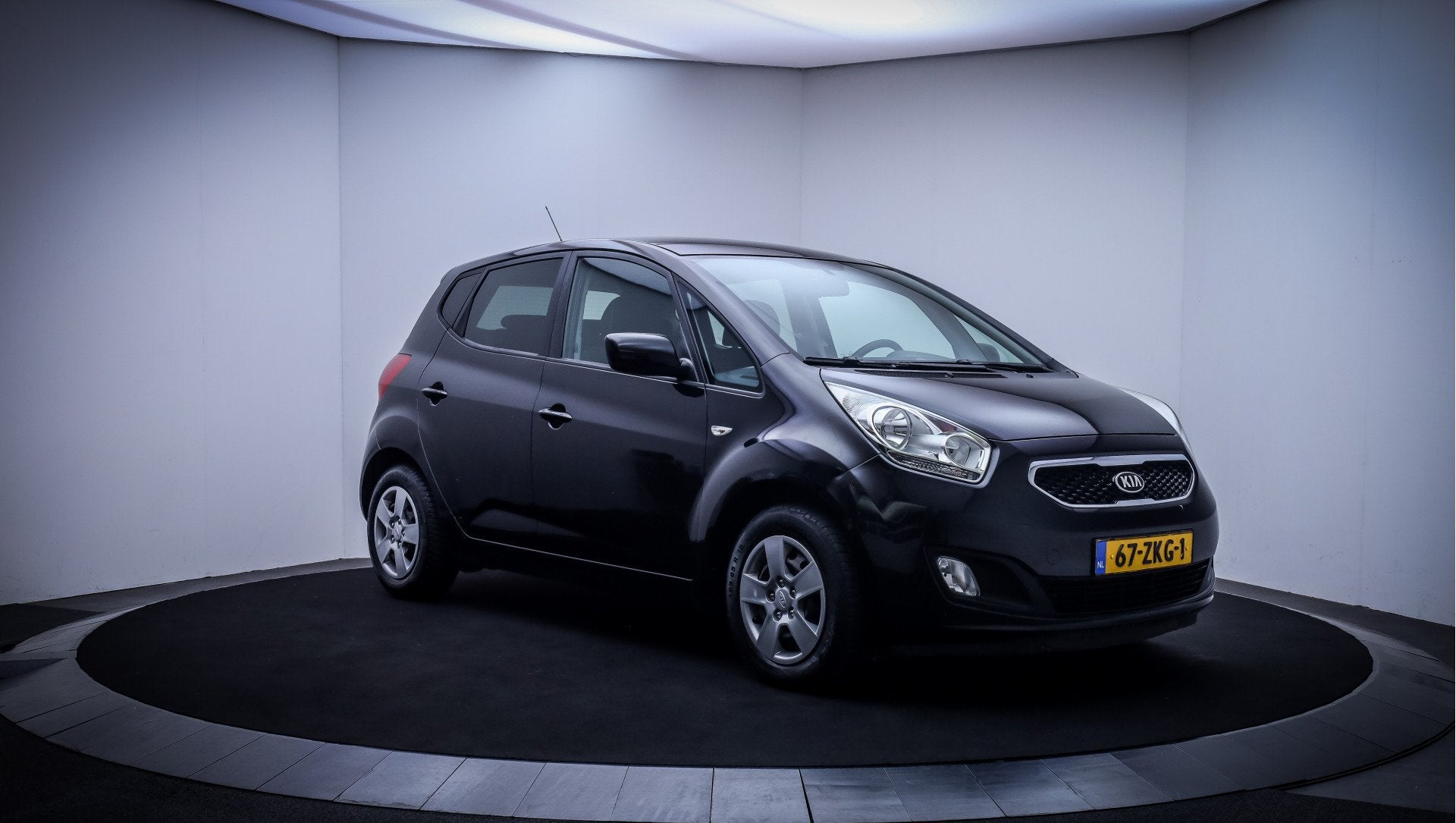 Kia Venga 1.4 CVVT Plus Pack NAVI | SCHERPE PRIJS! Div. Gebr, Auto's, Euro 5, Gebruikt, Zwart, 4 cilinders