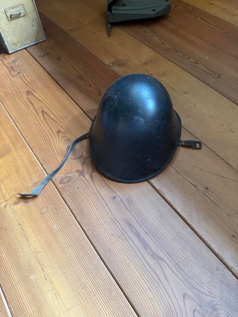 Nederlandse  helm model M34, Ophalen of Verzenden, Landmacht, Overige gebieden, Helm of Baret
