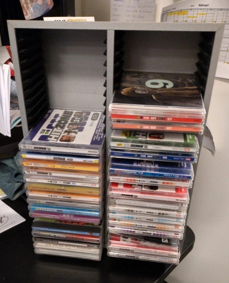 CD rek - grijs - exclusief CD's, Overige materialen, Gebruikt, Ophalen of Verzenden, 25 tot 75 discs