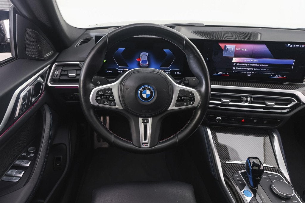 BMW i4 M50 High Executive / Schuif-kanteldak / Laserlight /, Auto's, BMW, Gebruikt, 520 km, Laserlicht, 2190 kg
