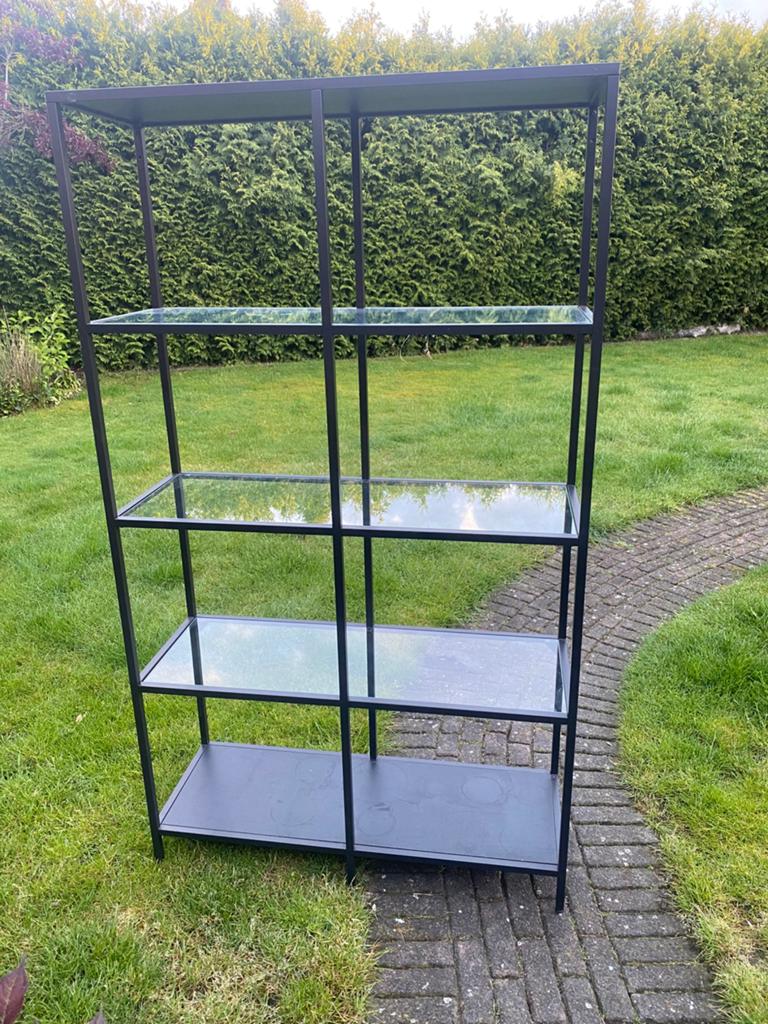 Kast metaal met glaspaten, Ophalen of Verzenden, 25 tot 50 cm, Metaal, 50 tot 100 cm