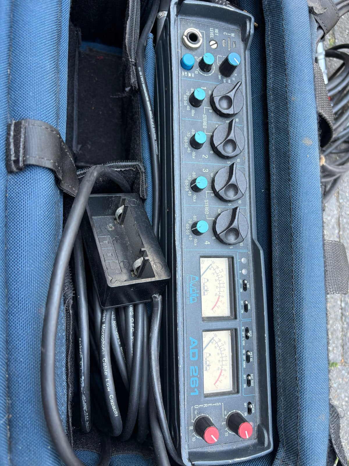 Audio Developments AD 261 Mengpaneel met tas en kabels, Ophalen of Verzenden, Gebruikt, Minder dan 5 kanalen, Microfooningang