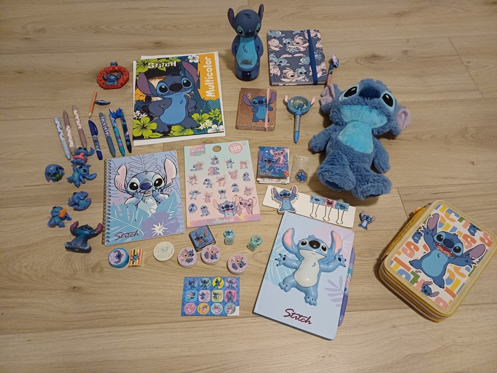 Grote Stitch verzameling: knuffel, schrijfwaren, stickers, Ophalen of Verzenden, Nieuw, Stickers en Plaatjes