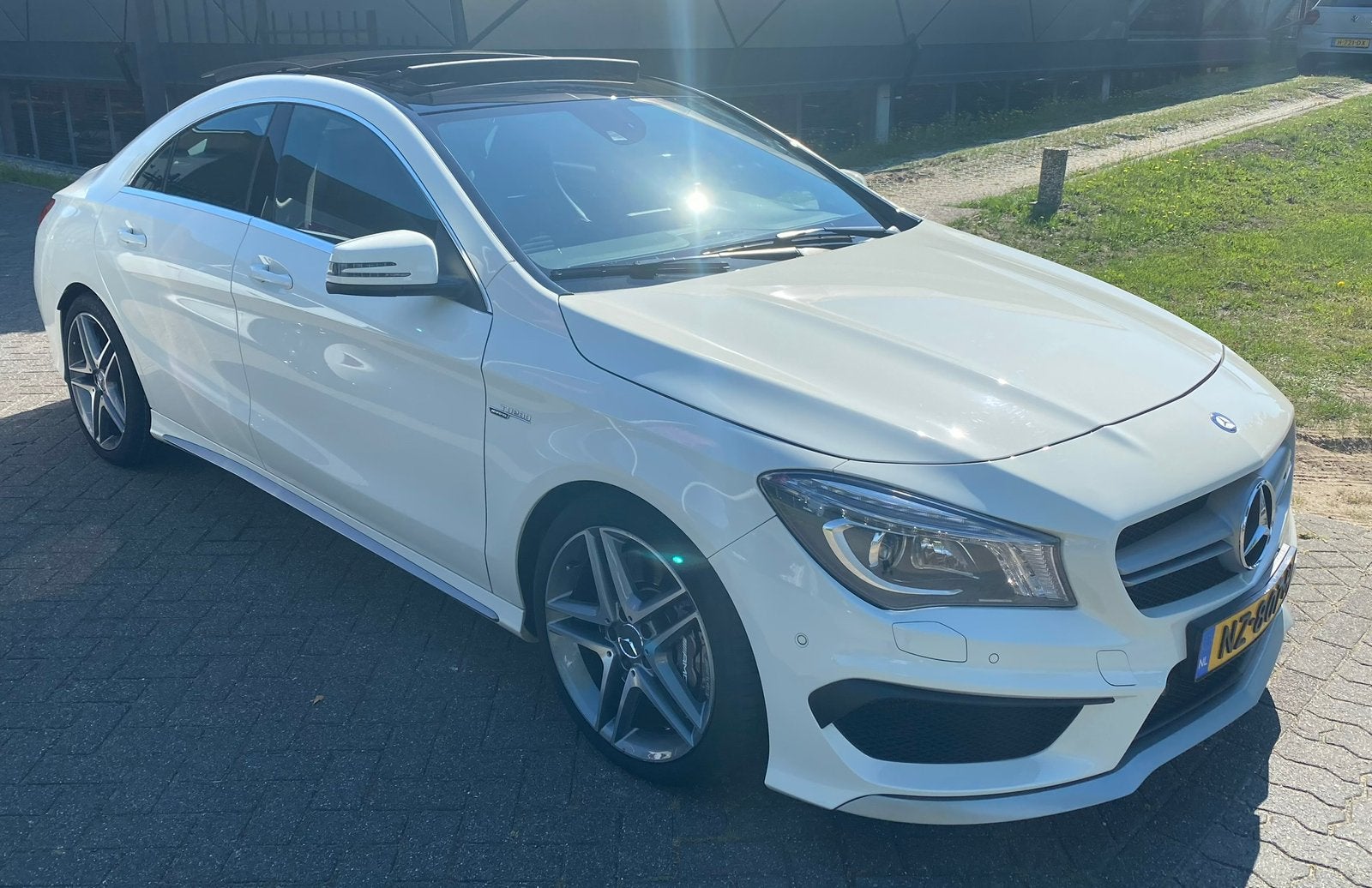Mercedes-Benz CLA 45 AMG 265KW 4MATIC 7G-DCT 2014 Wit, Auto's, Mercedes-Benz, Automaat, CLA, 4 cilinders, 360 pk