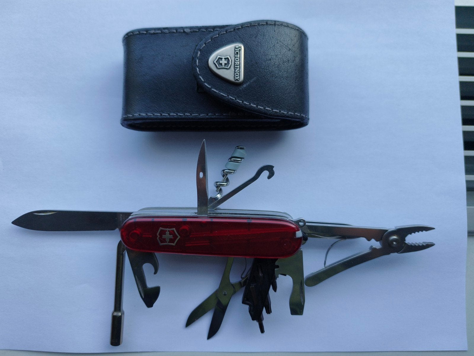 Victorinox Zwitsers zakmes met lederen etui, Ophalen of Verzenden, Gebruikt