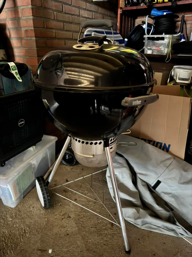 Weber bbq incl hoes, Tuin en Terras, Houtskoolbarbecues, Ophalen of Verzenden, Zo goed als nieuw