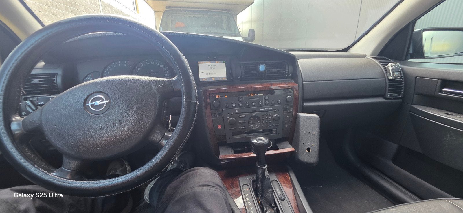 Opel Omega 2.6 I V6 St.wgn. AUT 2003 Grijs, Auto's, Automaat, Omega, Achterwielaandrijving, 2597 cc